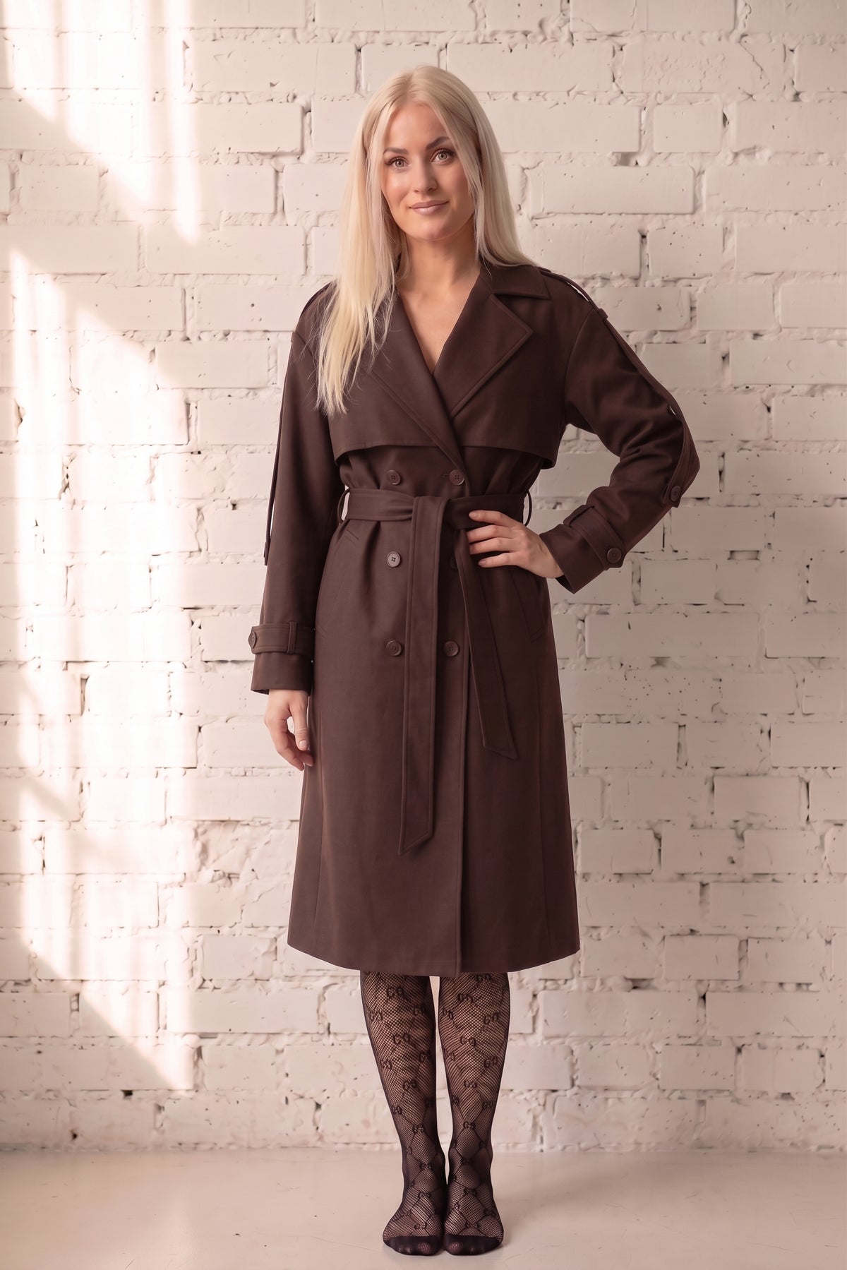 Soka - Trench coat - Choko; Fra webshoppen Defend Dreams