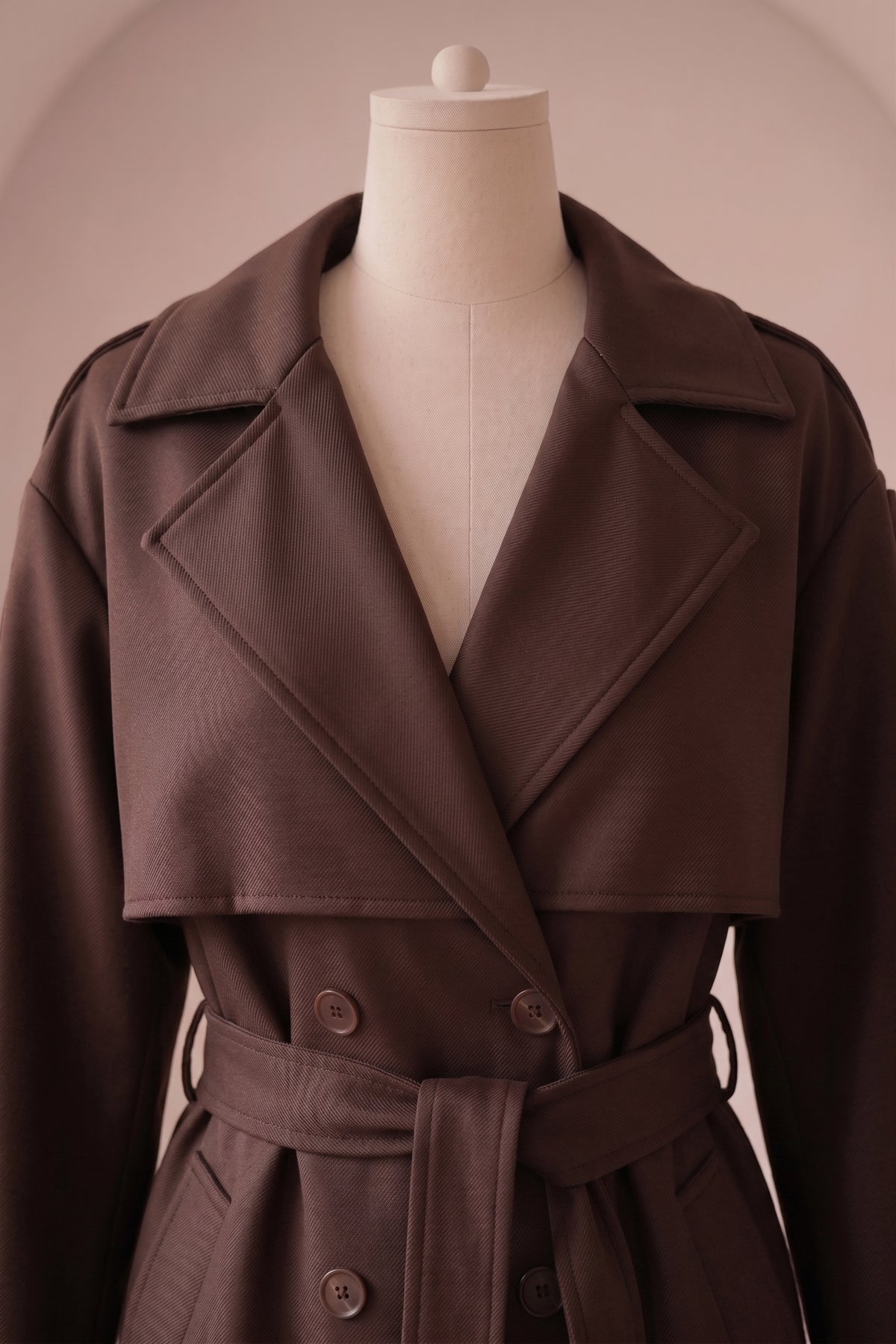 Soka - Trench coat - Choko; Fra webshoppen Defend Dreams