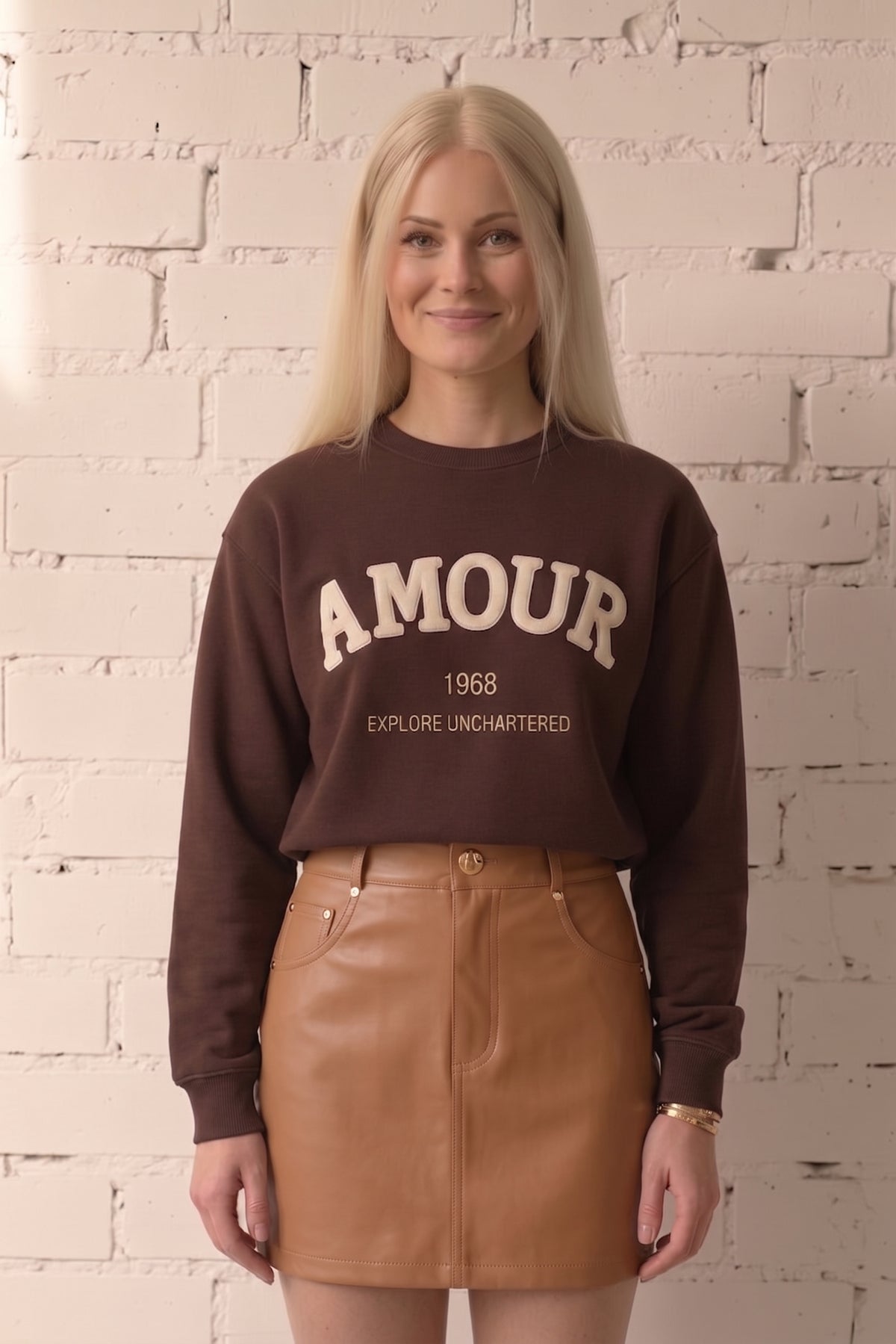 Amour - Sweater med tekst; fra webshoppen Defend Dreams