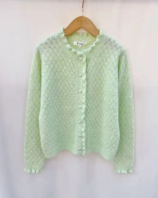 Noelle - Elegant cardigan i uld blanding - Grøn; fra webshoppen Defend Dreams