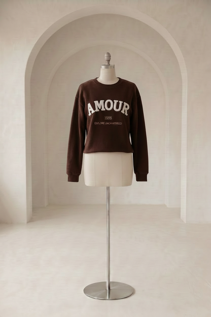 Amour - Sweater med tekst; fra webshoppen Defend Dreams