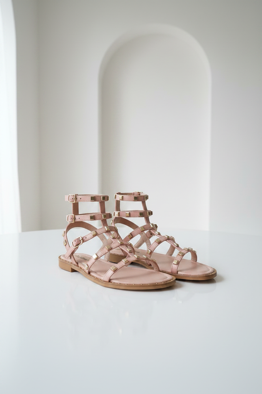 Andora - Sandel med nitter - Rosa; fra webshoppen Defend Dreams
