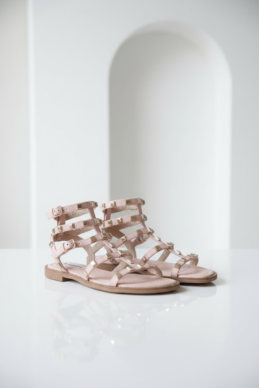 Andora - Sandel med nitter - Rosa; fra webshoppen Defend Dreams