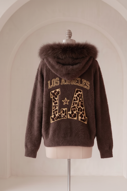 Angel - Strik med hætte og leopard detalje; Fra webshoppen Defend Dreams