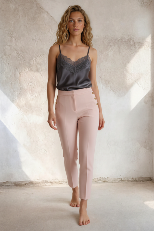 Thea - Satin blonde top - Grå; fra webshoppen Defend Dreams