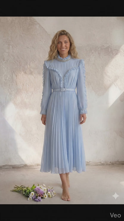Estelle - Romantisk maxi kjole - Blå; fra webshoppen Defend Dreams