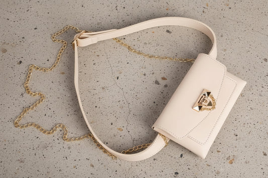 Beige crossbody taske; fra webshoppen Defend Dreams